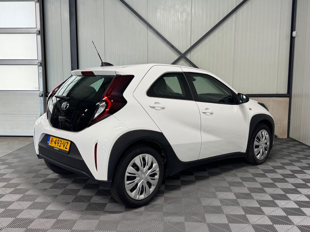 Toyota Aygo X 1.0 VVT-i | MT Play 5-Drs | Airco | Camera | C, Auto's, Toyota, Gebruikt, 920 kg, 4 stoelen, Wit