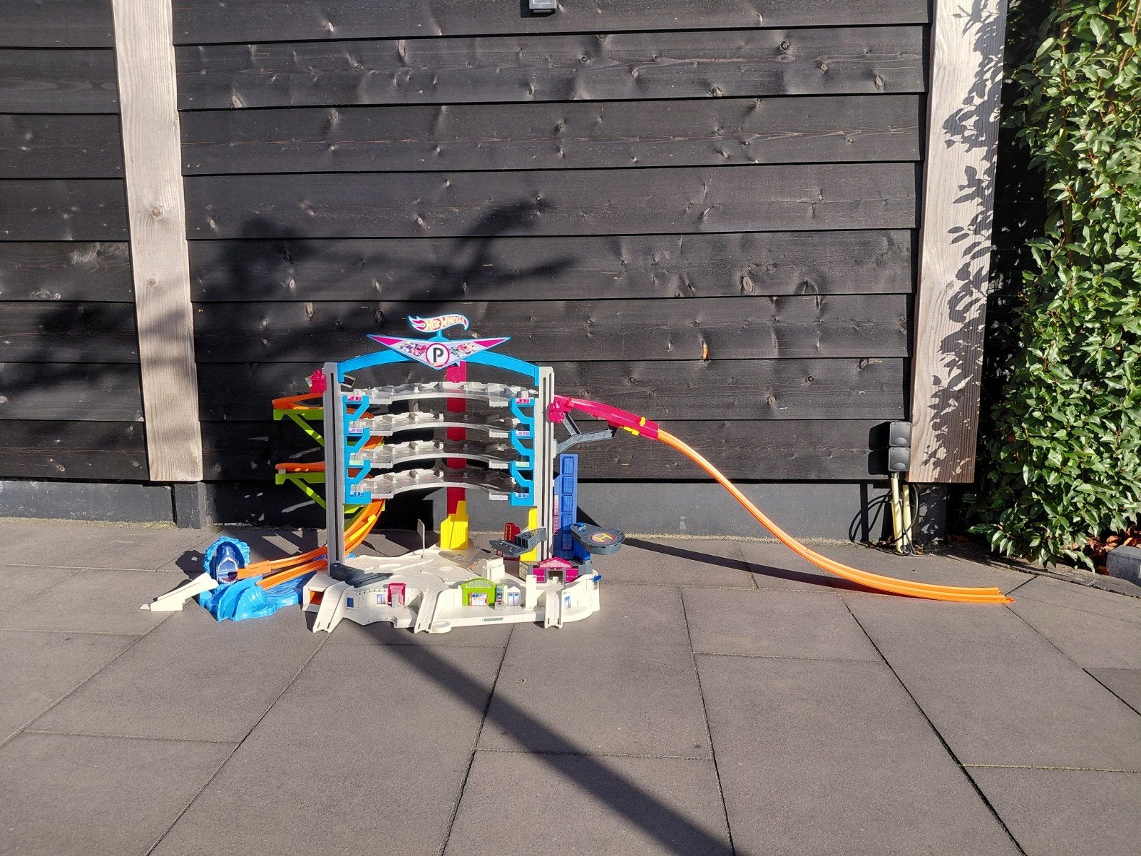 Hot Wheels Ultimate Garage met haai aanval, Ophalen, Gebruikt