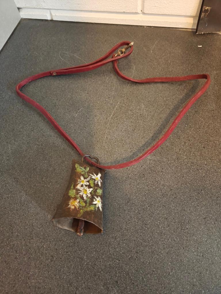 Leuke oude Oostenrijks koeien belletje koper 10 cm, Ophalen of Verzenden