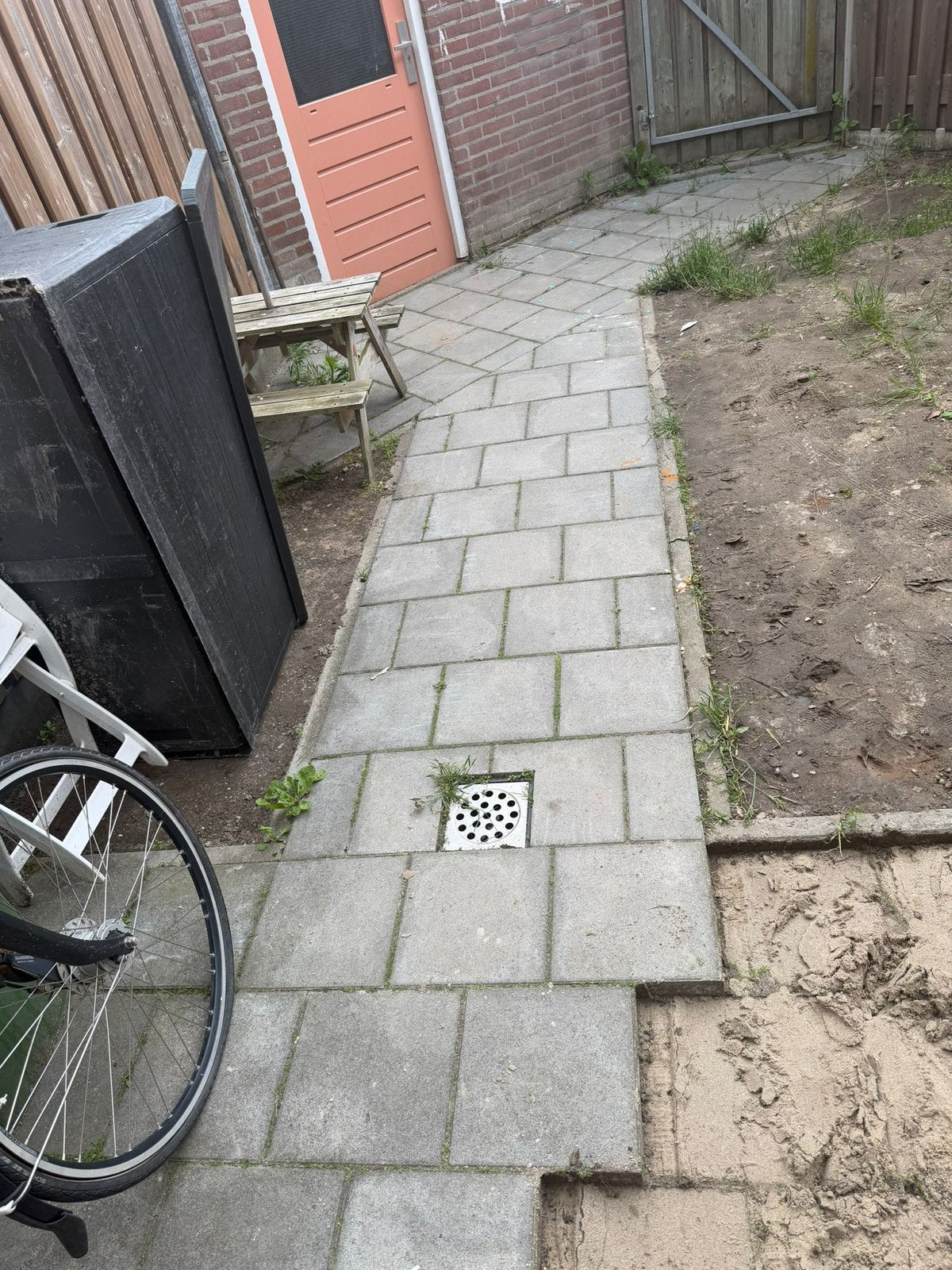 GRATIS STOEPTEGELS 2 jaar oud UPDATE, Ophalen, Gebruikt, 10 m² of meer, Beton