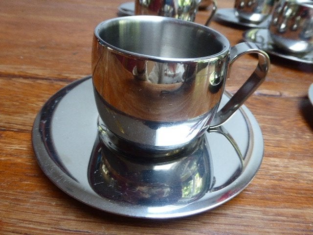 6 r.v.s. espressokopjes +schoteltjes en melkkannetje, Ophalen of Verzenden