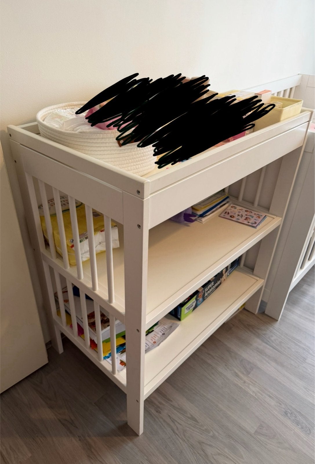 Witte commode met 2 planken, Ophalen, 50 tot 70 cm, Zo goed als nieuw, 75 tot 100 cm
