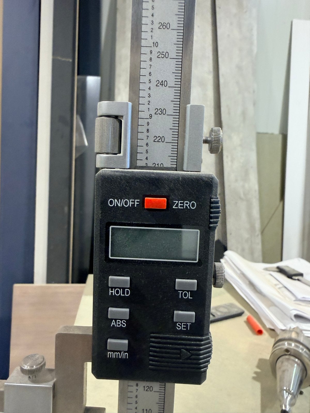Digitale hoogtemeter Hogetex - RVS gehard, Doe-het-zelf en Verbouw, Ophalen, Gebruikt, Afstand