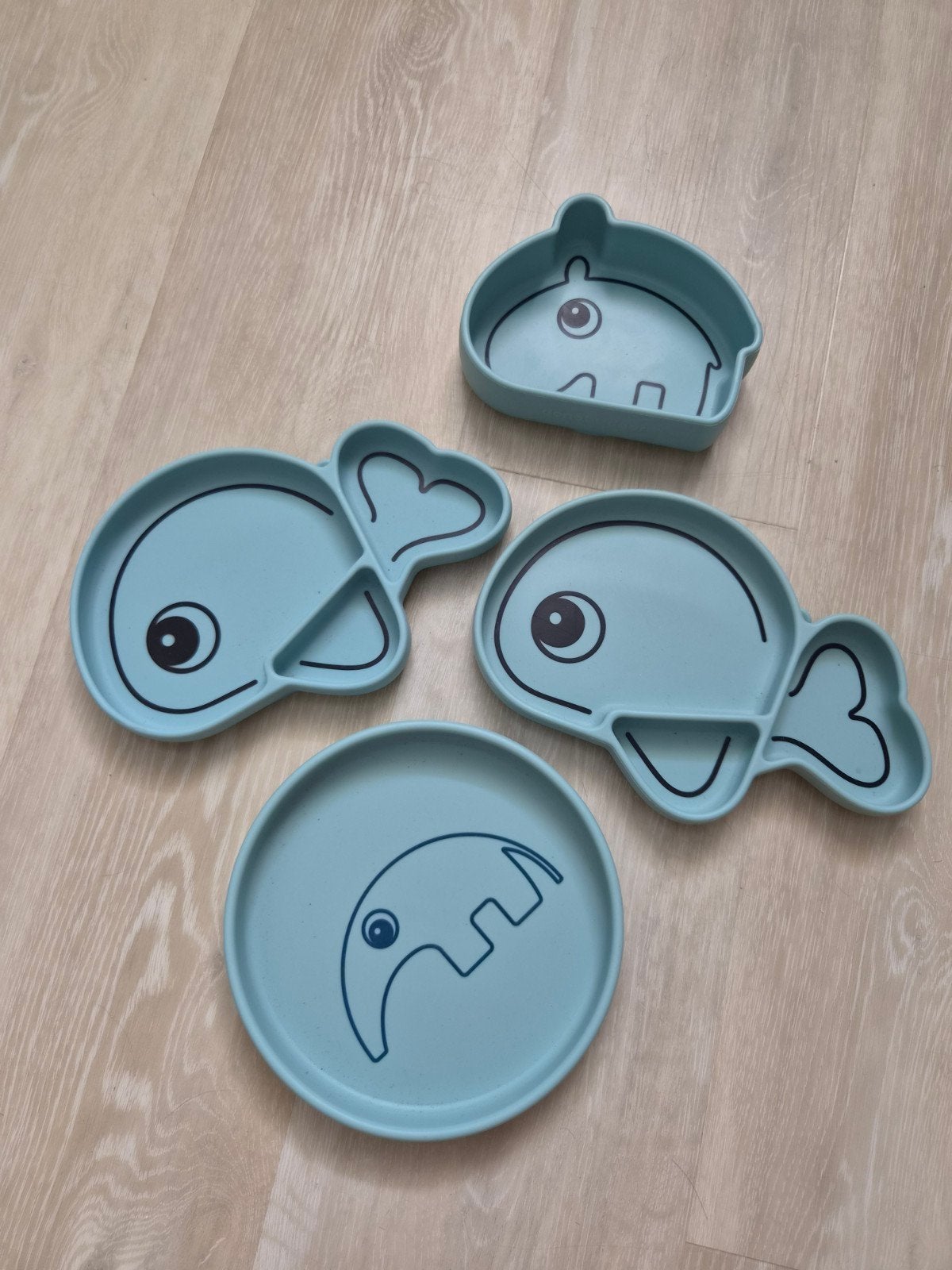 Leuke set van 4 Done by Deer kinderbordjes in dierenvorm, Ophalen of Verzenden, Zo goed als nieuw