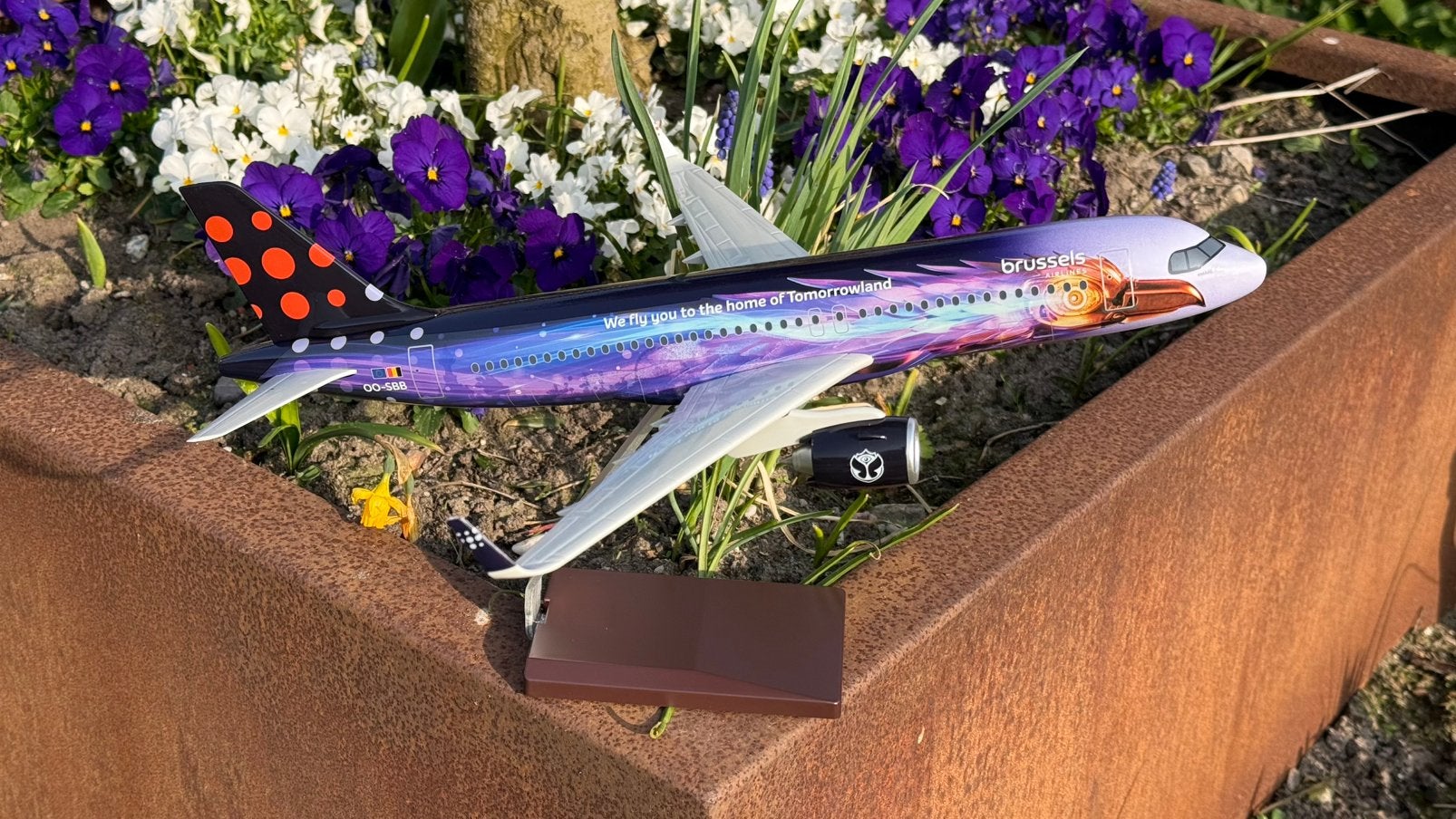 A320neo Brussels Airlines “Amare” schaal 1/100, Ophalen, Nieuw, Schaalmodel