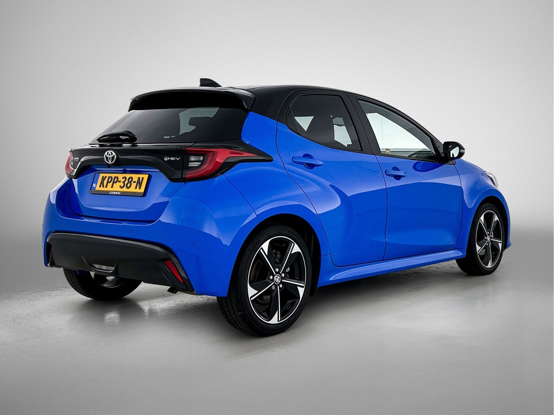Toyota Yaris 1.5 Hybrid 130 Launch Edition limited | Head-up, 12 maanden, 450 kg, Gebruikt, Blauw
