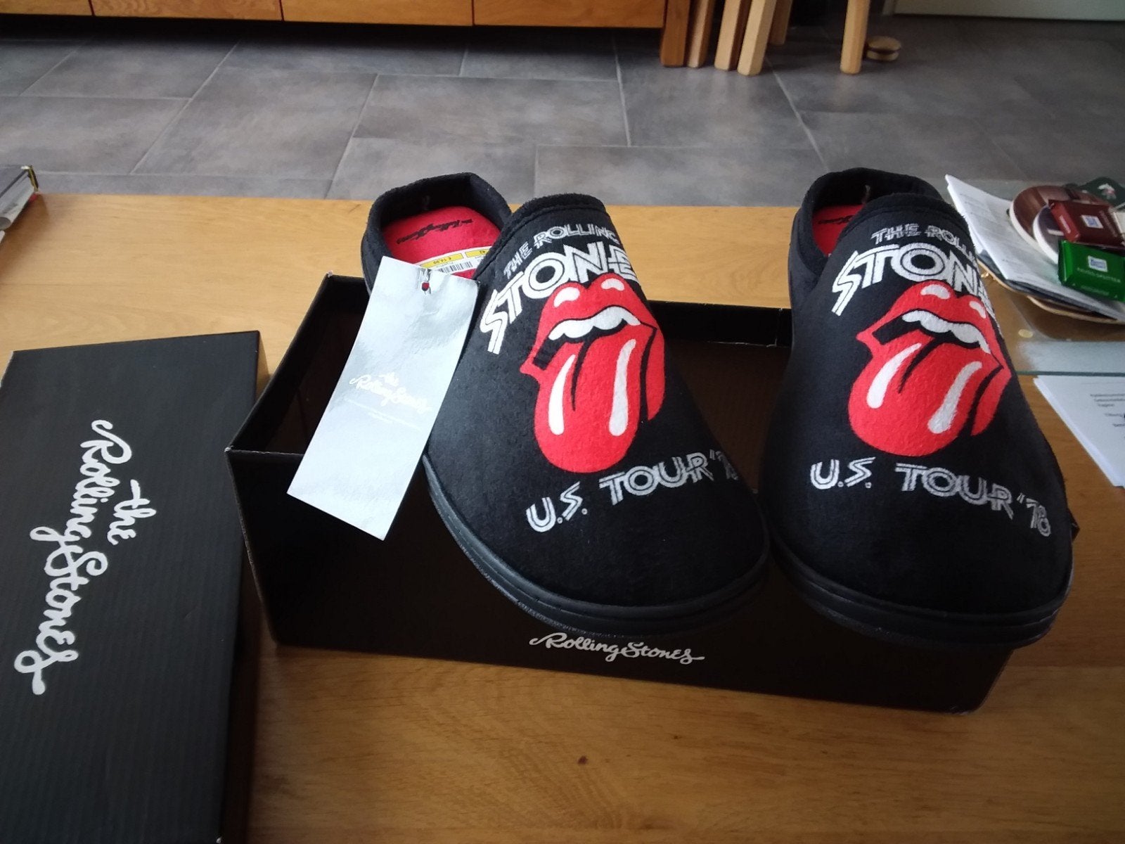 The Rolling Stones Pantoffels - Maat 42, Zwart, Nieuw, Ophalen of Verzenden, Pantoffels of Sloffen