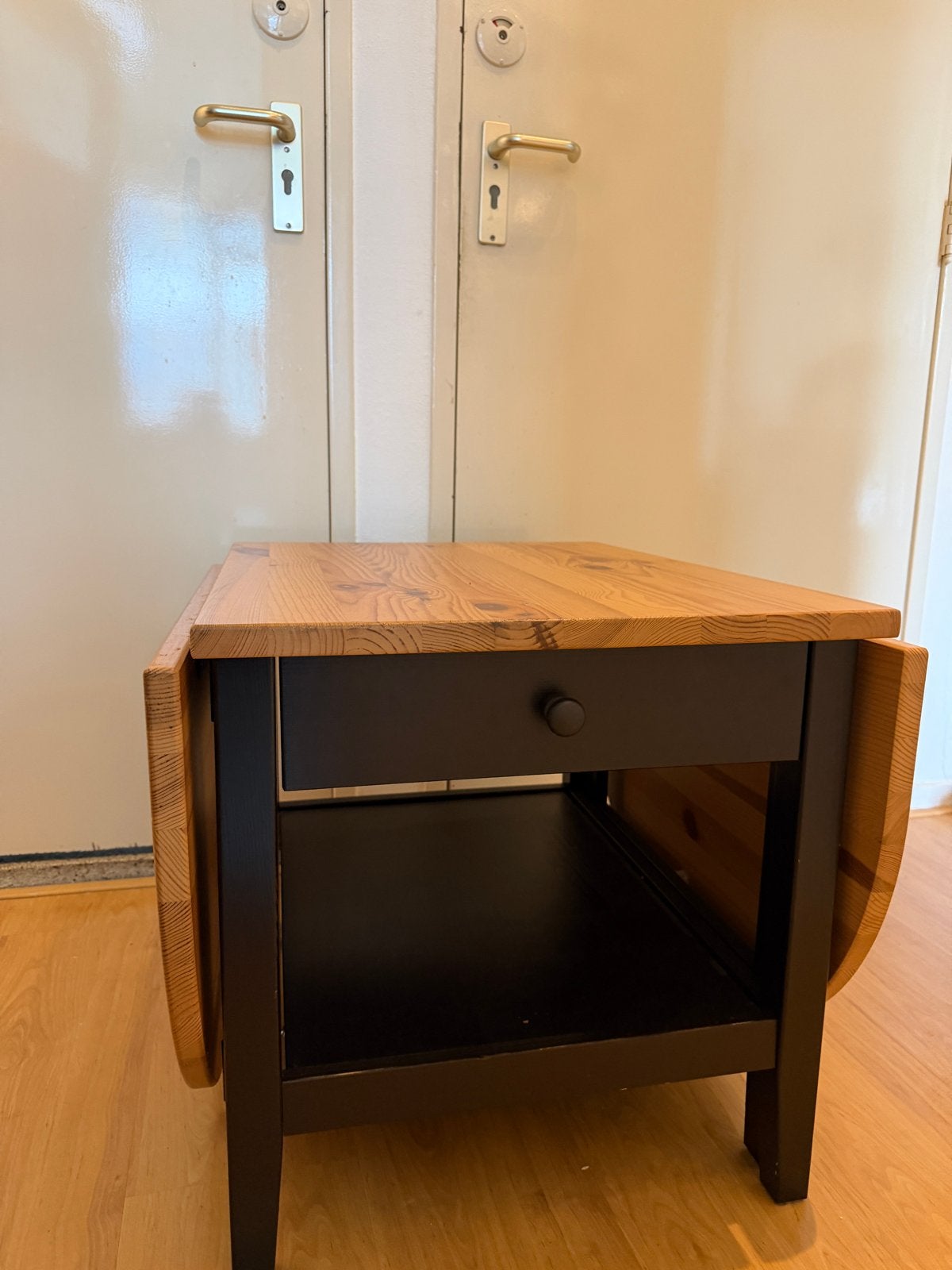 Uitschuifbare IKEA salontafel met lade - zwart/hout, Ophalen, 50 – 75, 50 tot 100 cm, Zo goed als nieuw