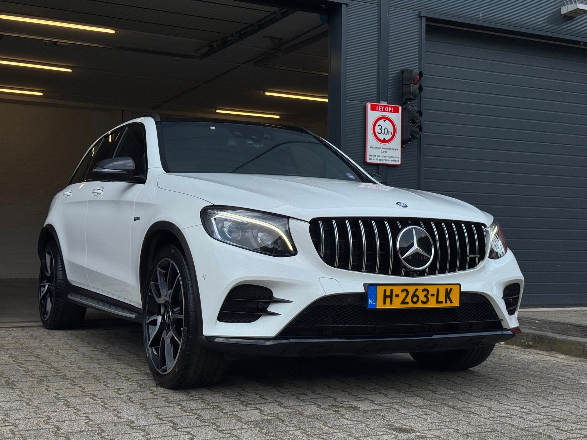 Mercedes-Benz GLC-klasse AMG 43 4MATIC / LUCHTVERING / TREKH, Automaat, Dealer onderhouden, Gebruikt, Vierwielaandrijving