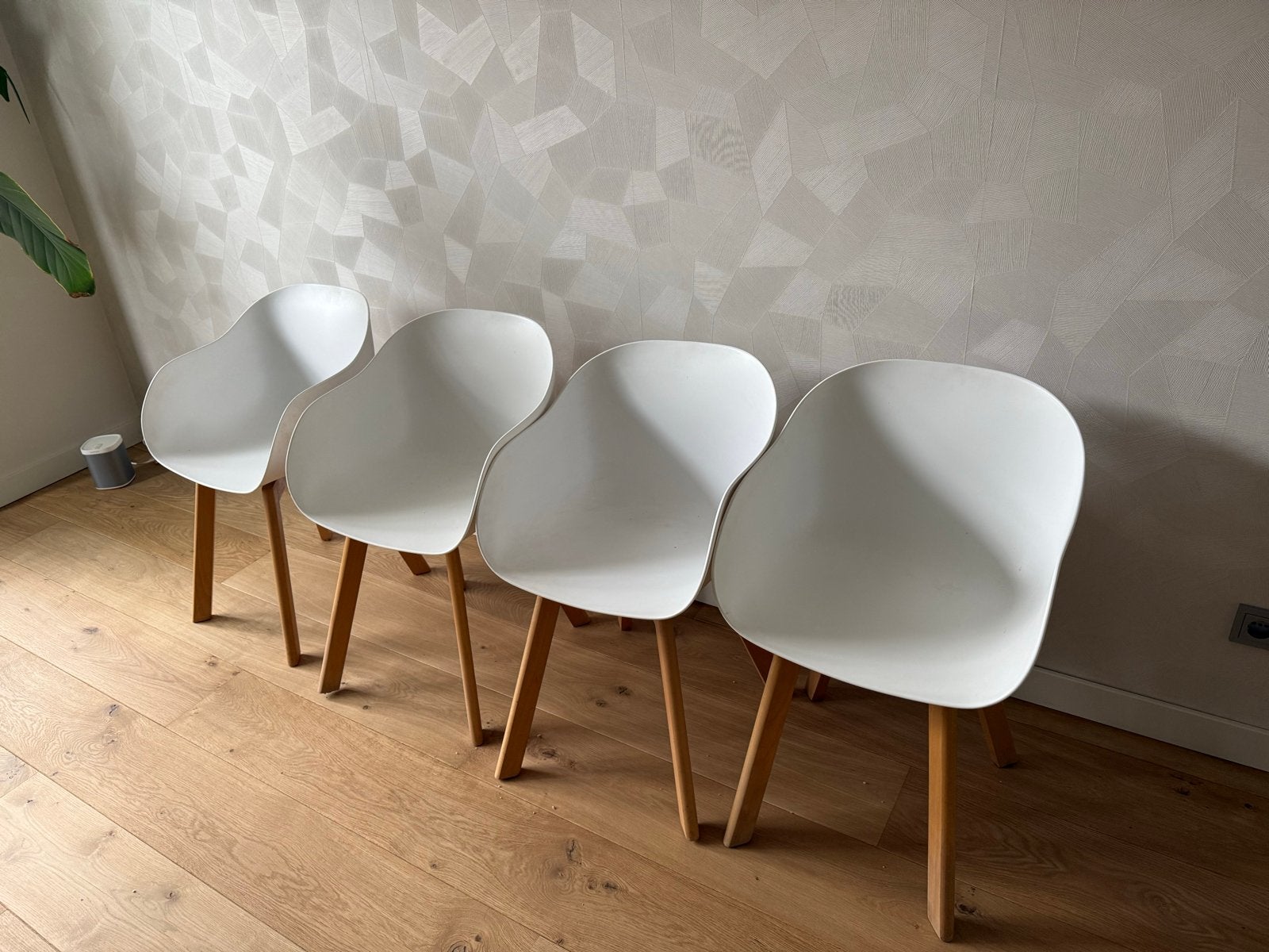 Set van 4 witte stoelen met houten poten, Ophalen, Gebruikt, Wit, Vier