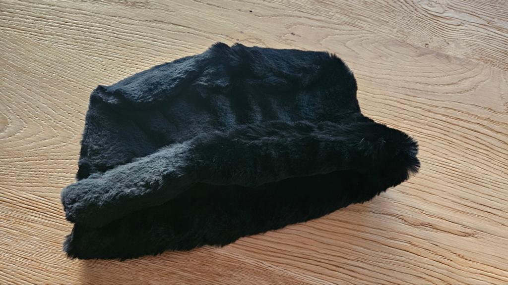 Zwarte bontmuts van vm Modehuis Vopel, Ophalen of Verzenden, Zo goed als nieuw, One size fits all