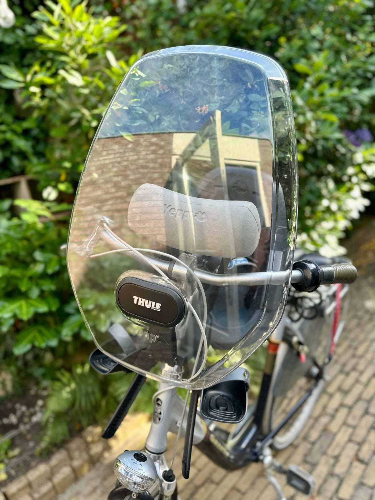 Thule Yepp Mini fietszitje, Ophalen, Zo goed als nieuw, Voorzitje, Voetsteuntjes