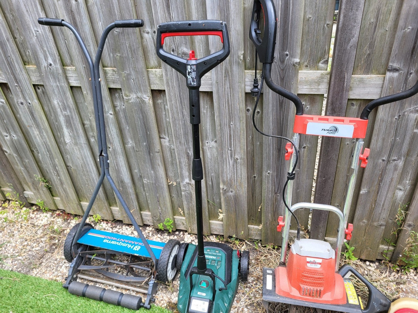 Diverse grasmaaiers en heggenschaar, Tuin en Terras, Grasmaaiers, Gebruikt, Elektrische grasmaaier, Ophalen of Verzenden, 30 t/m 39 cm