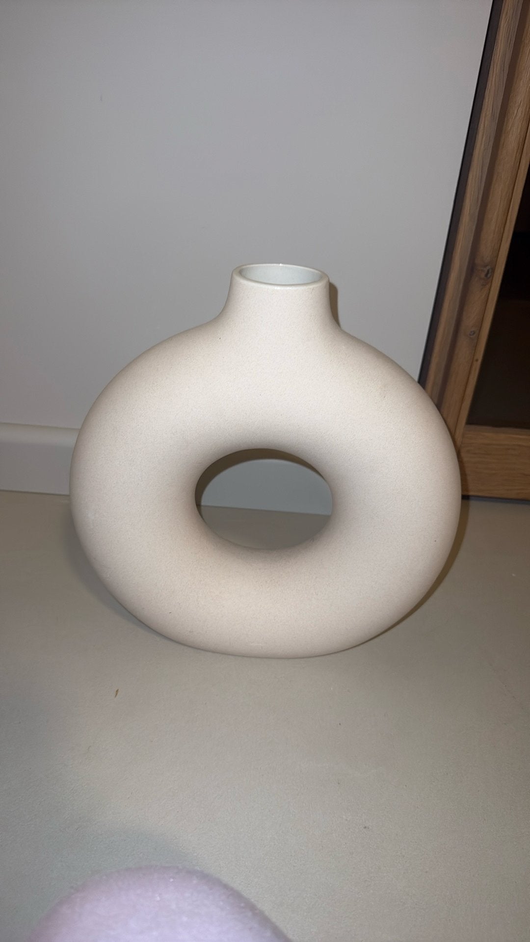 H&M grote Home vaas - Beige/Crème, Huis en Inrichting, Beige, Ophalen of Verzenden, Zo goed als nieuw, Geschikt voor droogbloemen