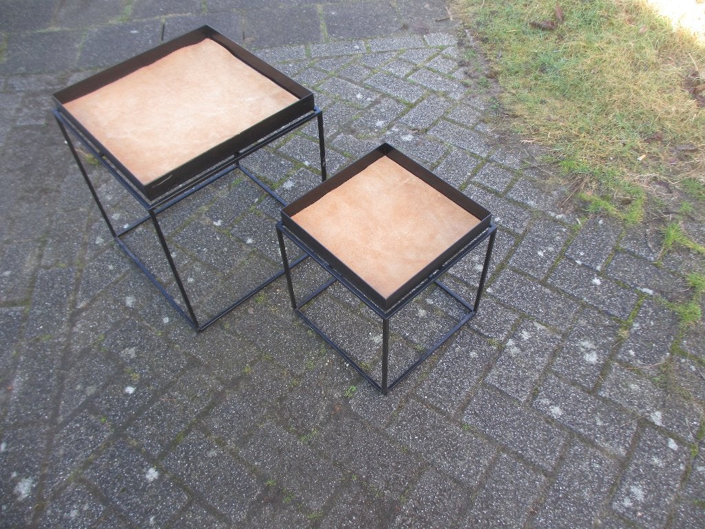 Twee HAY Tray Tables (zwart, 30x30 en 40 x 40 cm), Minder dan 45 cm, Minder dan 55 cm, Gebruikt, Metaal of Aluminium