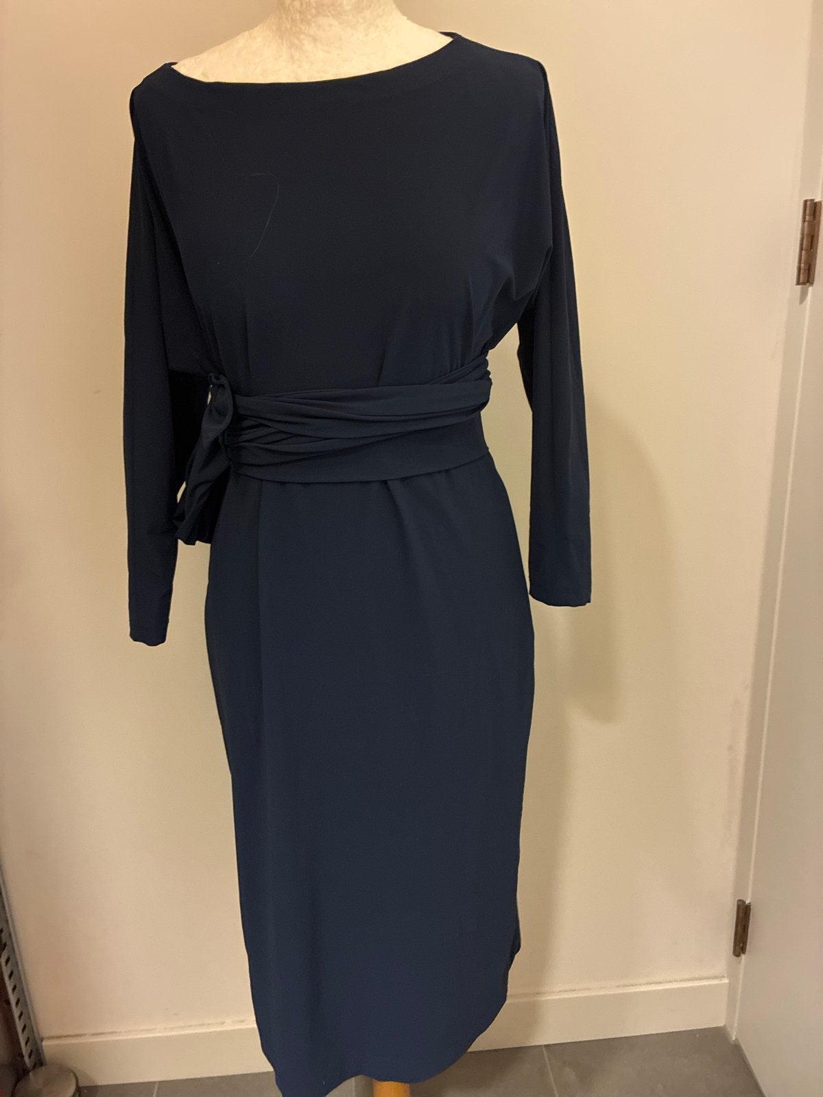 LaDress Caroline Midnight jurk XS travelstof zgan, Kleding | Dames, Blauw, Ophalen of Verzenden, Zo goed als nieuw, Knielengte