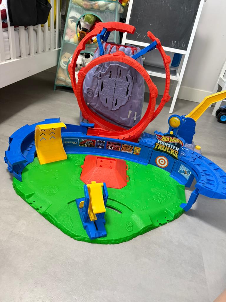 Hot wheels monster truck baan, Ophalen, Zo goed als nieuw, Jongen