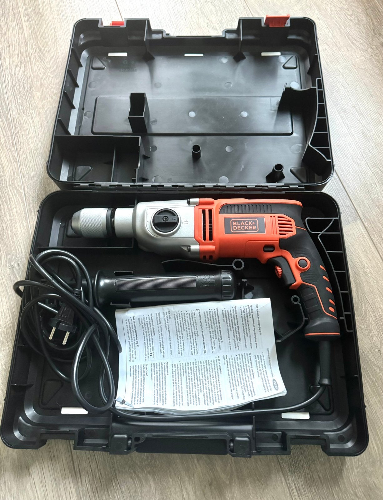 Black + Decker 910W klopboormachine met 2 snelheden, 600 watt of meer, Zo goed als nieuw, Klopboormechanisme, Ophalen