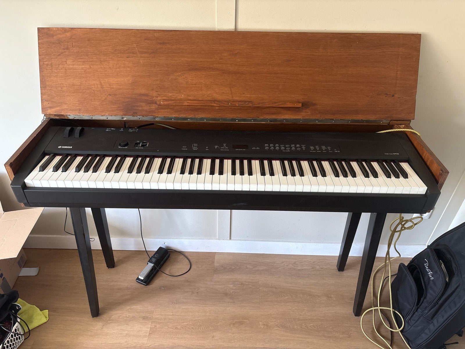 Yamaha CP33 Digitale Piano met Zelfgemaakt Meubel, Zwart, Digitaal, Ophalen of Verzenden, Zo goed als nieuw
