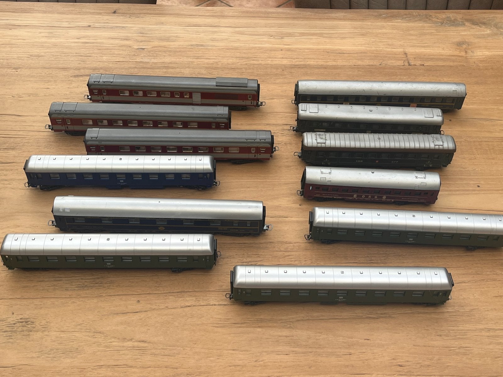 12 stuks passagiersrijtuigen, Lima HO, Gelijkstroom, Wagon, Ophalen of Verzenden, Zo goed als nieuw