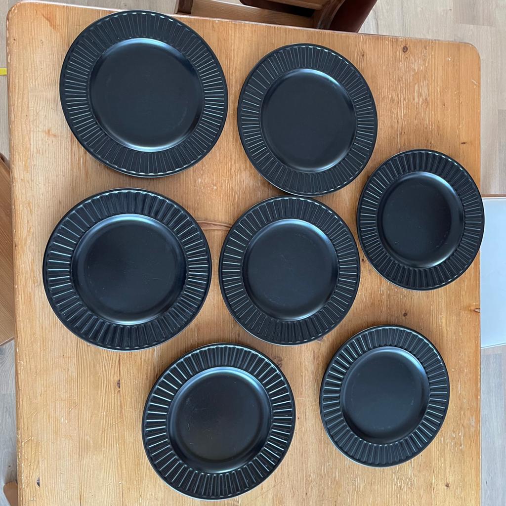 7 Wedgwood Everyday Black & White platte borden 28 cm, Huis en Inrichting, Keuken | Servies, Ophalen, Zo goed als nieuw, Porselein
