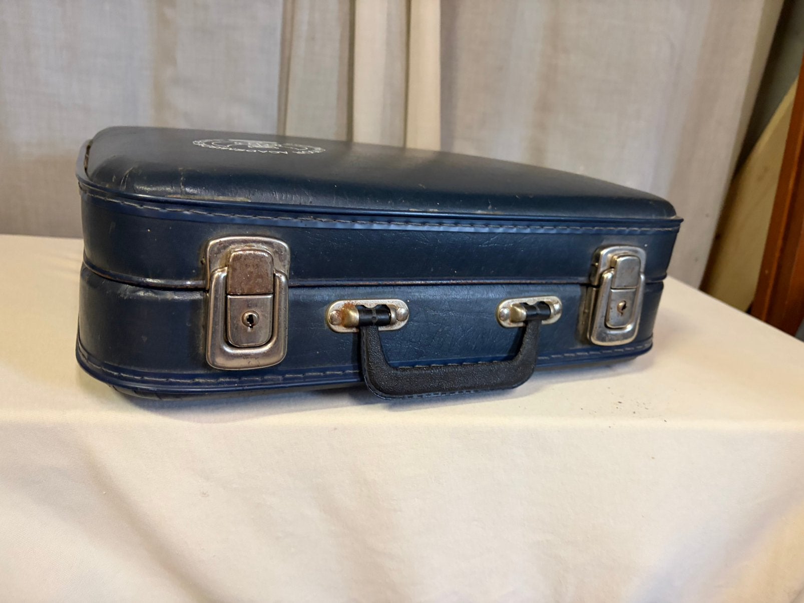 Donkerblauwe vintage KLM koffertje jaren 70, Ophalen of Verzenden, Zo goed als nieuw, Overige materialen, Minder dan 50 cm