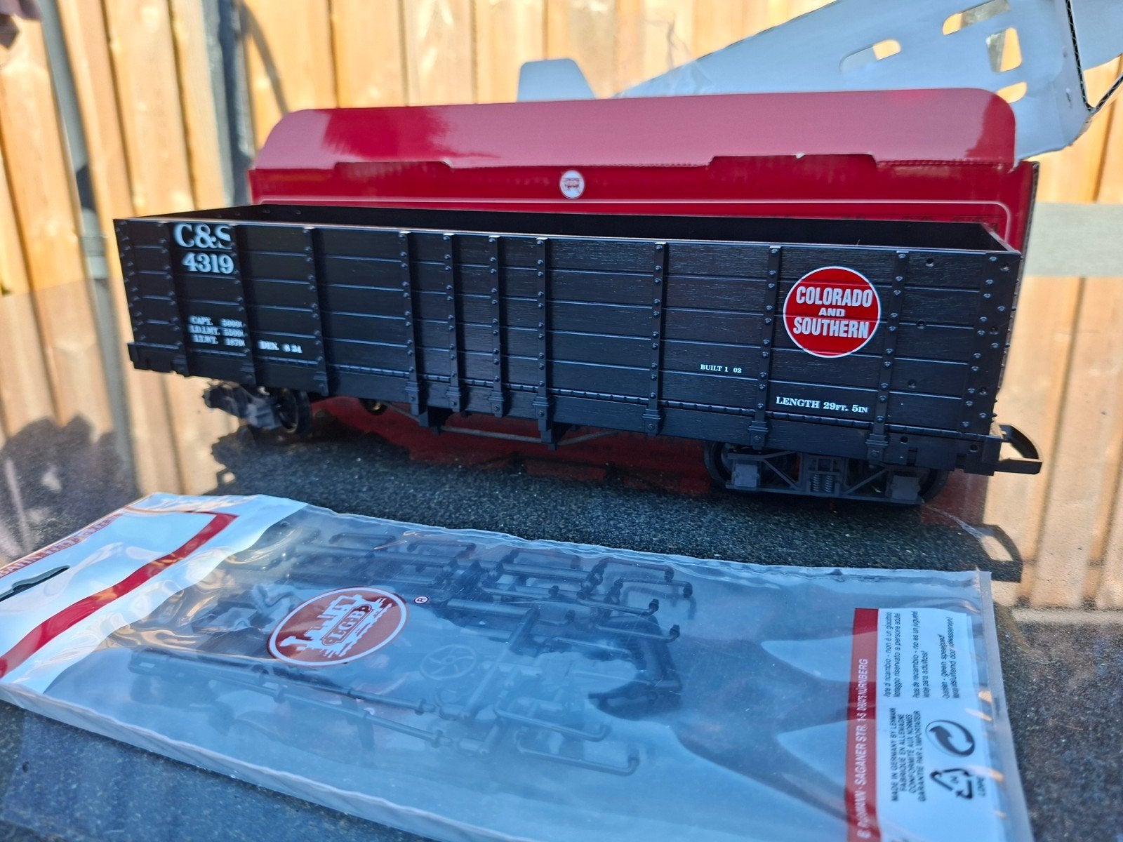 nieuwe lgb hoge bakwagon 40735 Colorado & Southern, Hobby en Vrije tijd, Modeltreinen | Overige schalen, Ophalen of Verzenden
