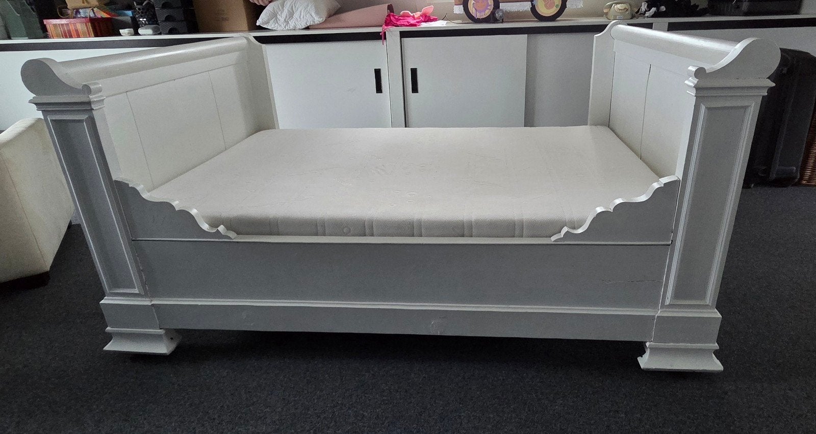 Authentiek Frans Twijfelaar Bed met Custom Matras, Huis en Inrichting, Slaapkamer | Bedden, Ophalen, Wit, Authentiek Frans, Zo goed als nieuw