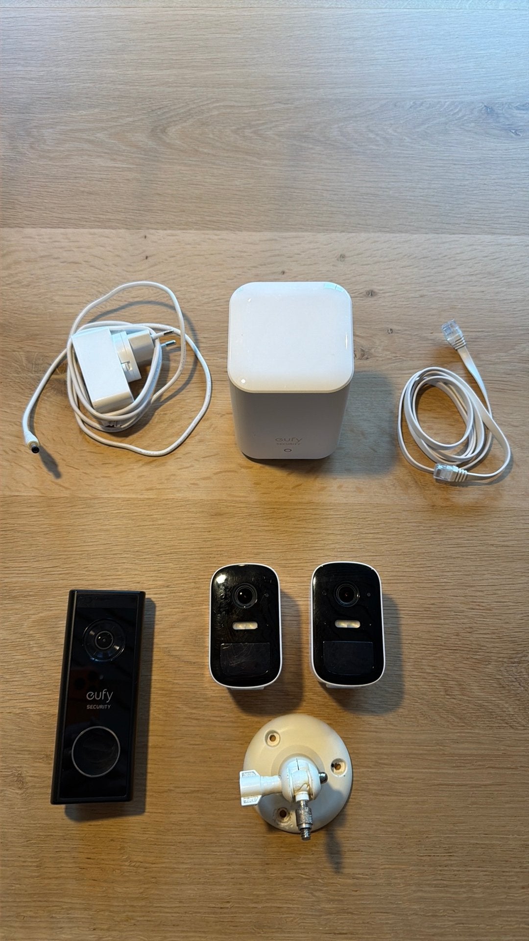 Eufy 2C Pro 2K beveiligingsset + HomeBase 2 + 2K deurbel, Audio, Tv en Foto, Ophalen of Verzenden, Gebruikt, Buitencamera