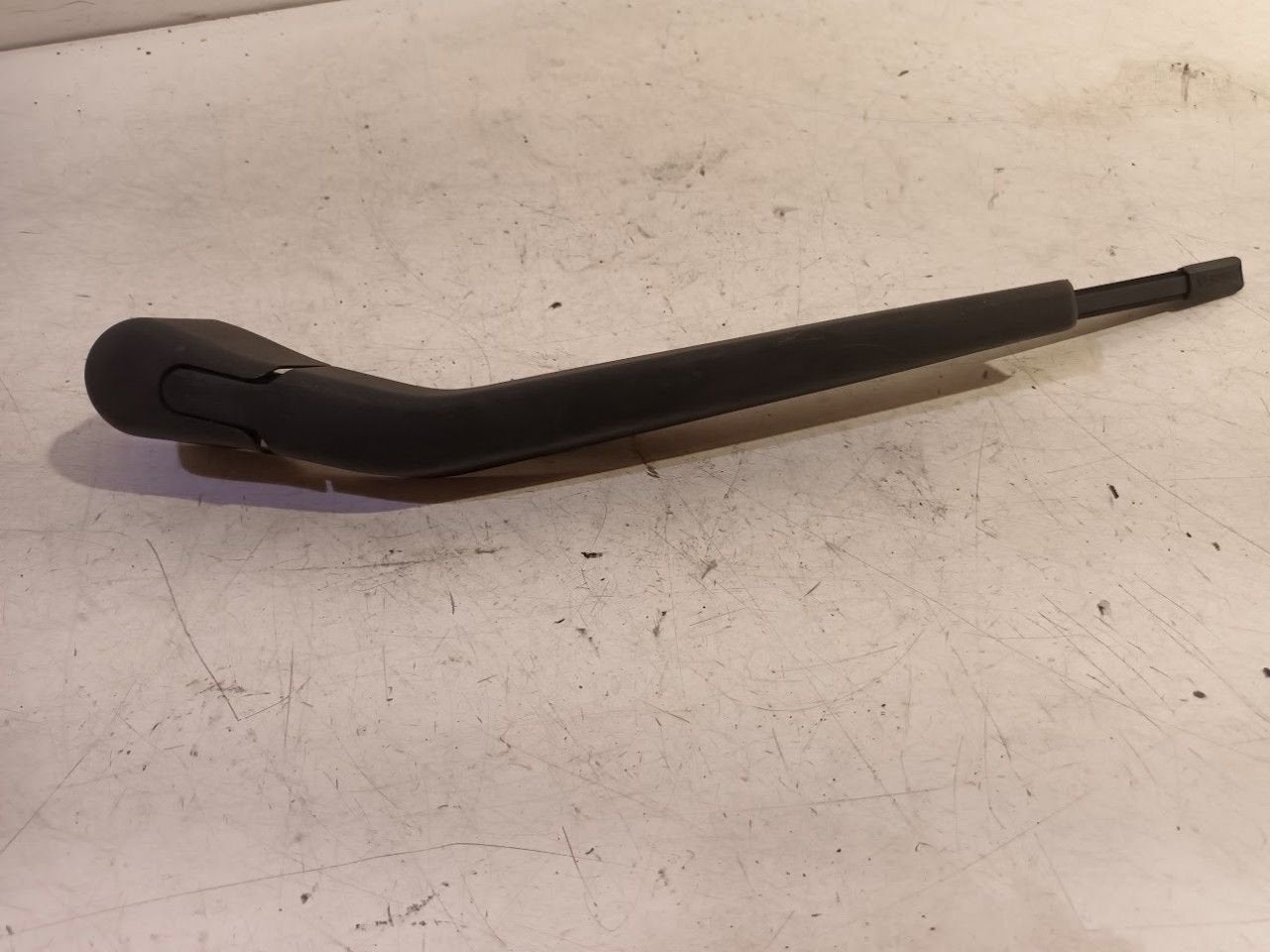 Ruitenwisserarm achterruit Volvo V40, Onderdelen@venauto.nl, Van der Ven Autorecycling B.V., Gebruikt, Ettenseweg 76, 4706 PB Roosendaal, The Netherlands