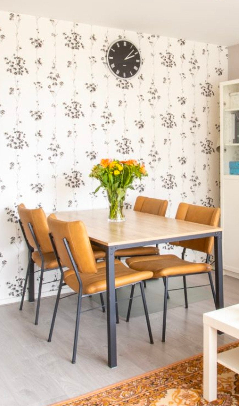 4 XOOON Tatum eetkamerstoelen + eettafel – zo goed als nieuw, Ophalen, Minder dan 5 m², Zwart, Modern