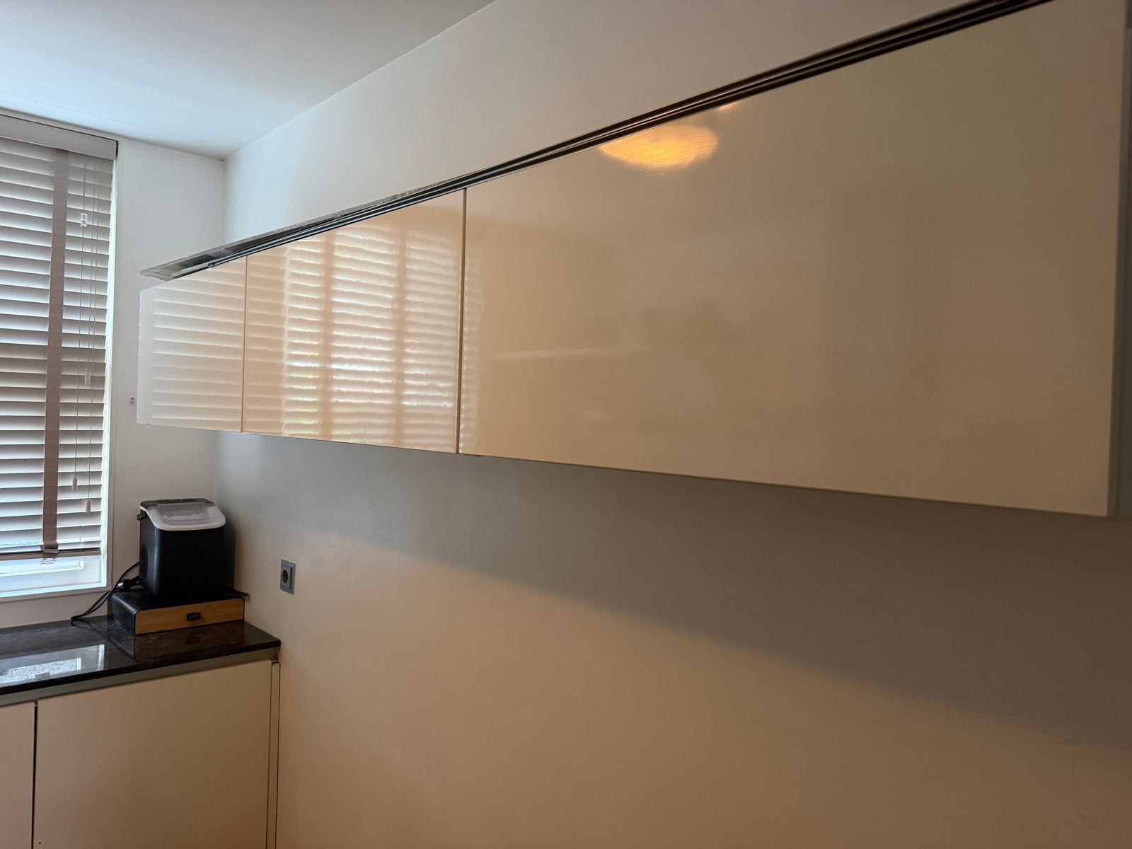 hangende keukenkast met LED spotjes, dimmer & soft-close, Huis en Inrichting, Ophalen, Wit, Enkelwandige keuken, Kunststof