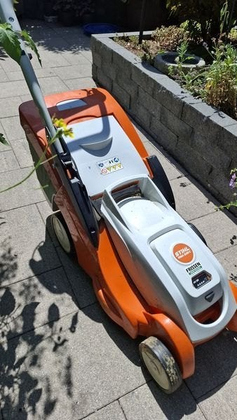 Stihl accu grasmaaier (RMA 239.1 C) incl. accu AK30 en lader, Ophalen, Cirkelmaaier, Stihl, Gebruikt