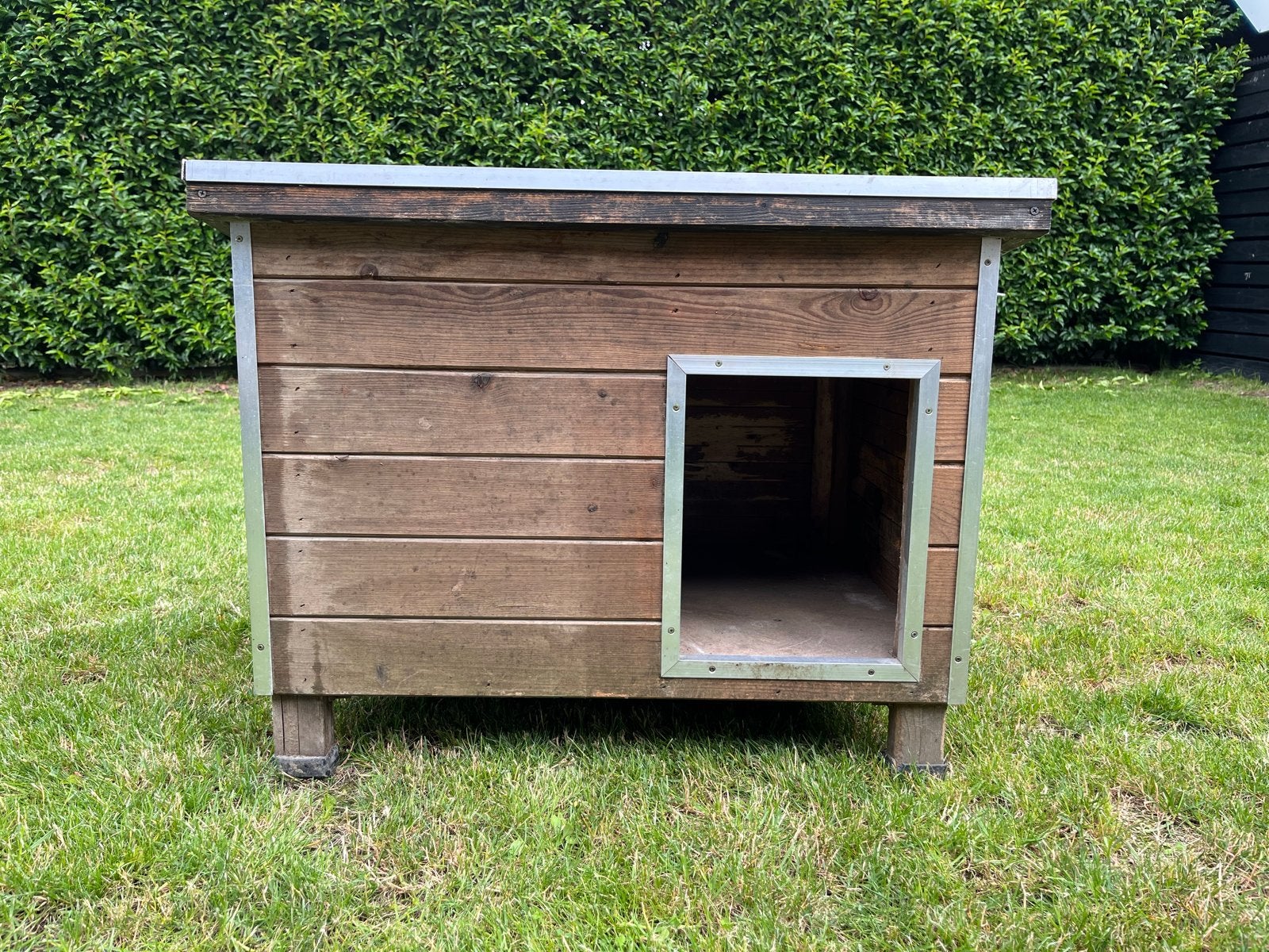 Houten schuilhok, Dieren en Toebehoren, Ophalen, Gebruikt, 65 tot 100 cm, Hondenhok