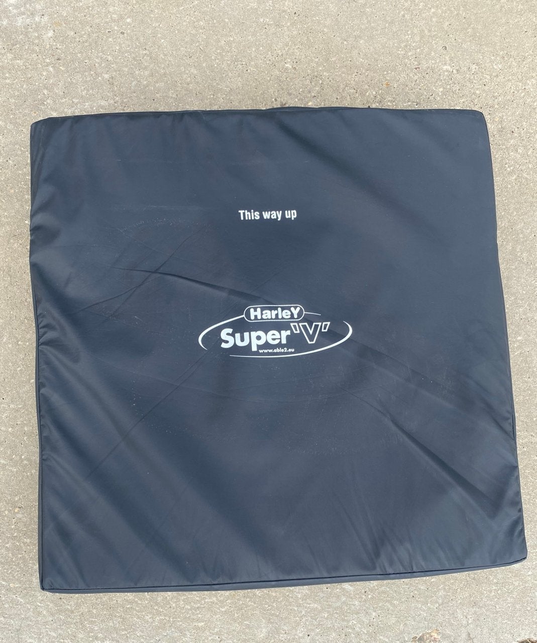 Designer Super V decubitus kussen 46 x 46, Ophalen of Verzenden, Zo goed als nieuw