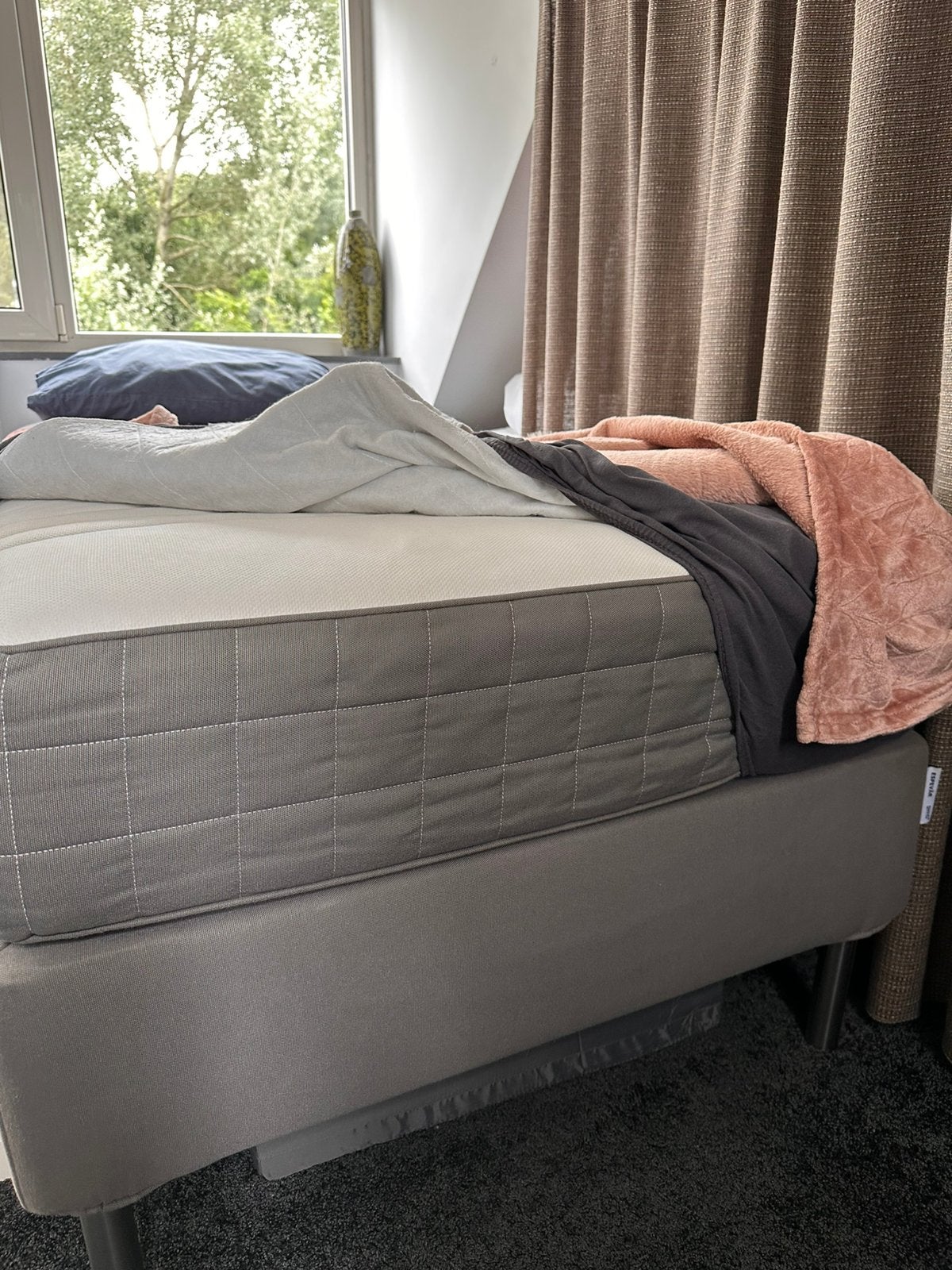 Boxspring ikea 1 pers incl matras, Ophalen of Verzenden, Zo goed als nieuw, Tweepersoons, Grijs