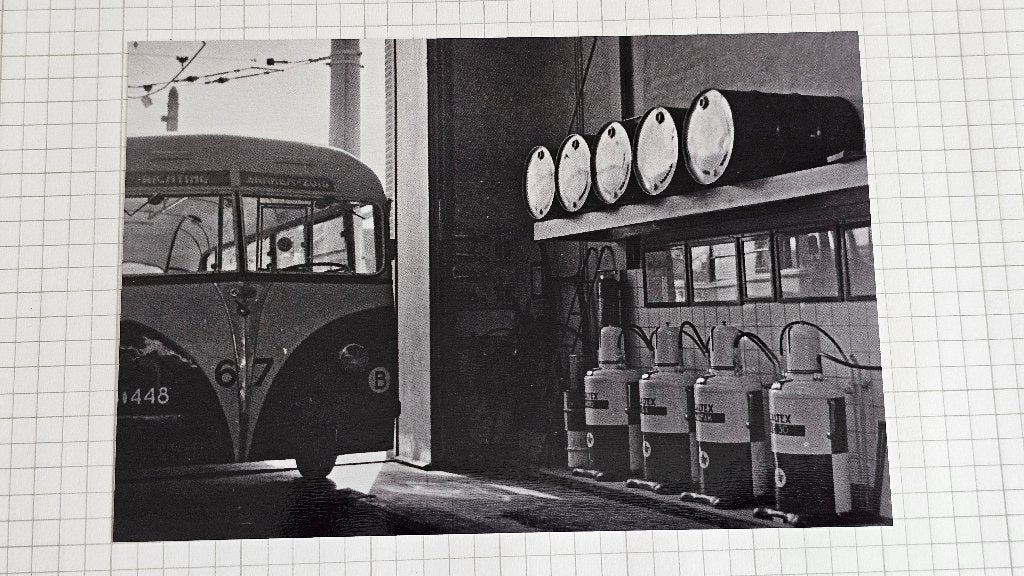 Foto BUS GVA Arnhem 67, Verzamelen, Spoorwegen en Tramwegen, Verzenden, Gebruikt, Bus of Metro, Overige typen