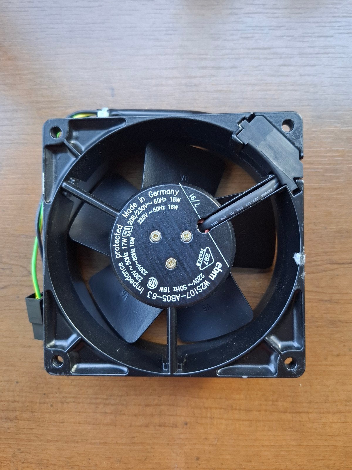 4x Nieuwe EBM W2S107-AB05-63 Ventilatoren 118x118x38mm, Ophalen of Verzenden
