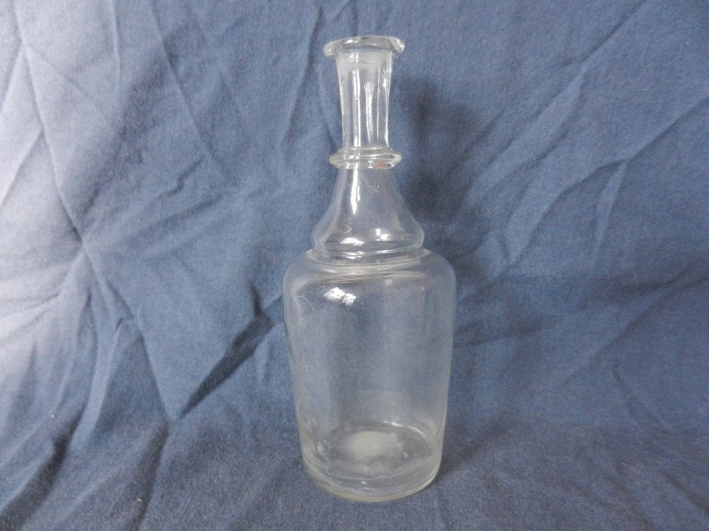 Helder glazen flesje , 1e helft 19e eeuw h. 15,4 cm., Ophalen of Verzenden