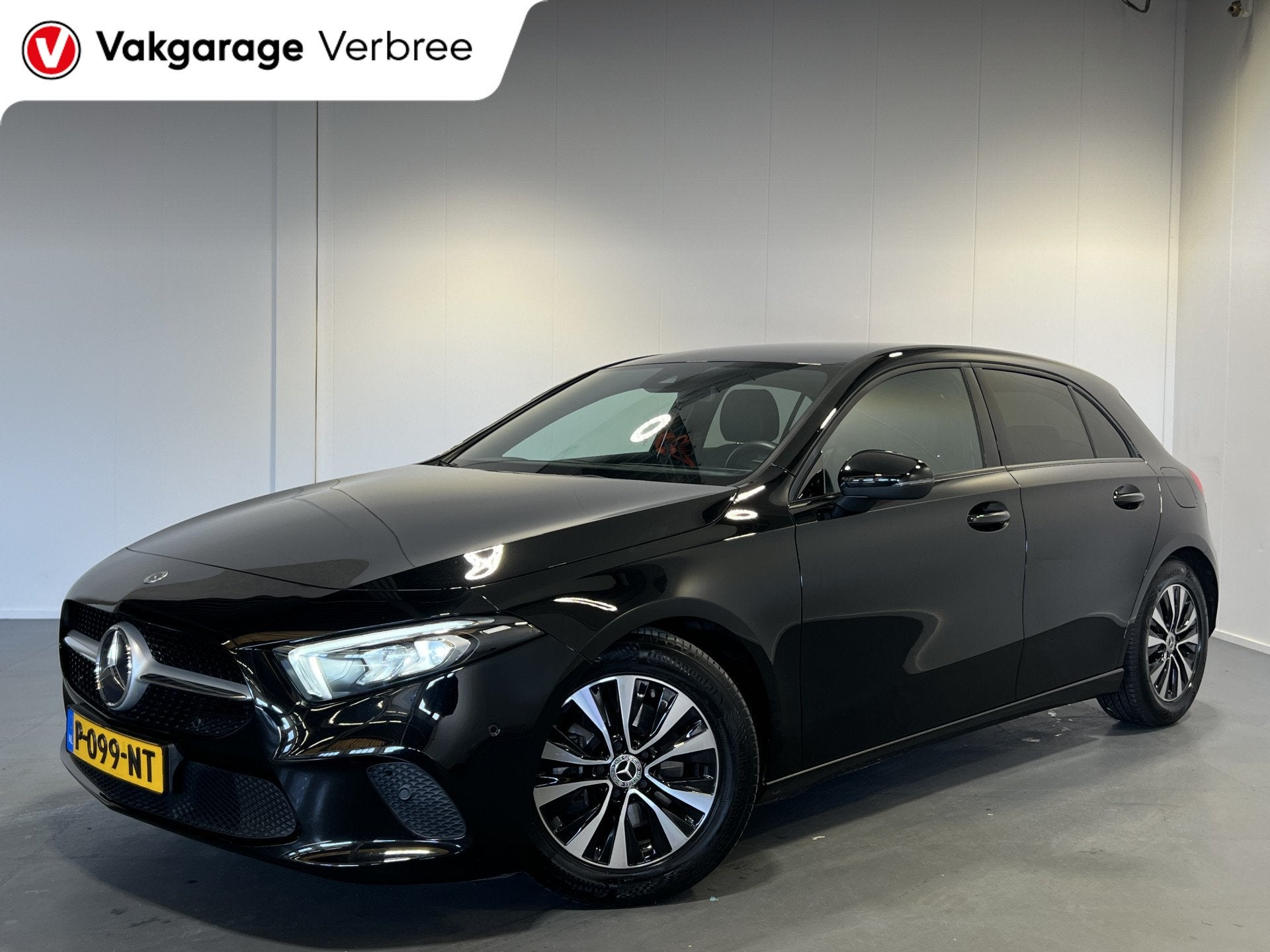 Mercedes-Benz A-Klasse 200 AMG Line | Navigatie/Android/Appl, Auto's, 12 maanden, Stof, Gebruikt, 4 cilinders