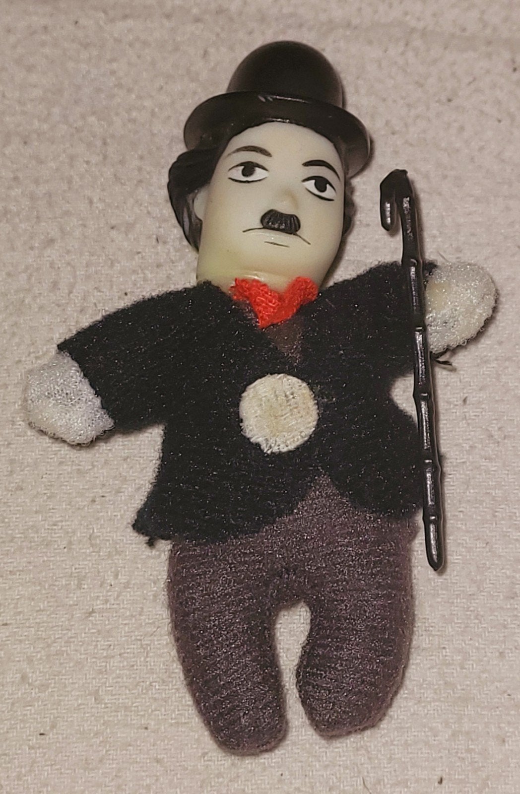 Vintage luciferpopje Charlie Chaplin rode strik+ wandelstok, Verzamelen, Verzenden, Zo goed als nieuw
