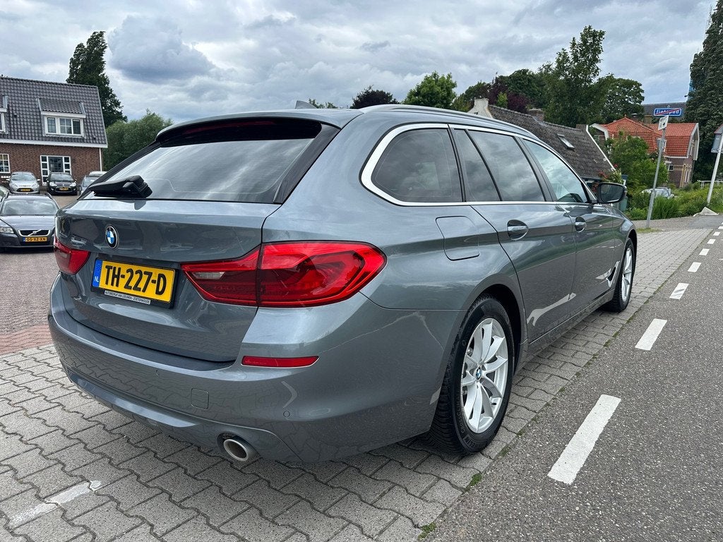 BMW 5-serie Touring 520i Corporate Lease Executive, Carplay,, Auto's, Automaat, 1998 cc, Achterwielaandrijving, 4 cilinders