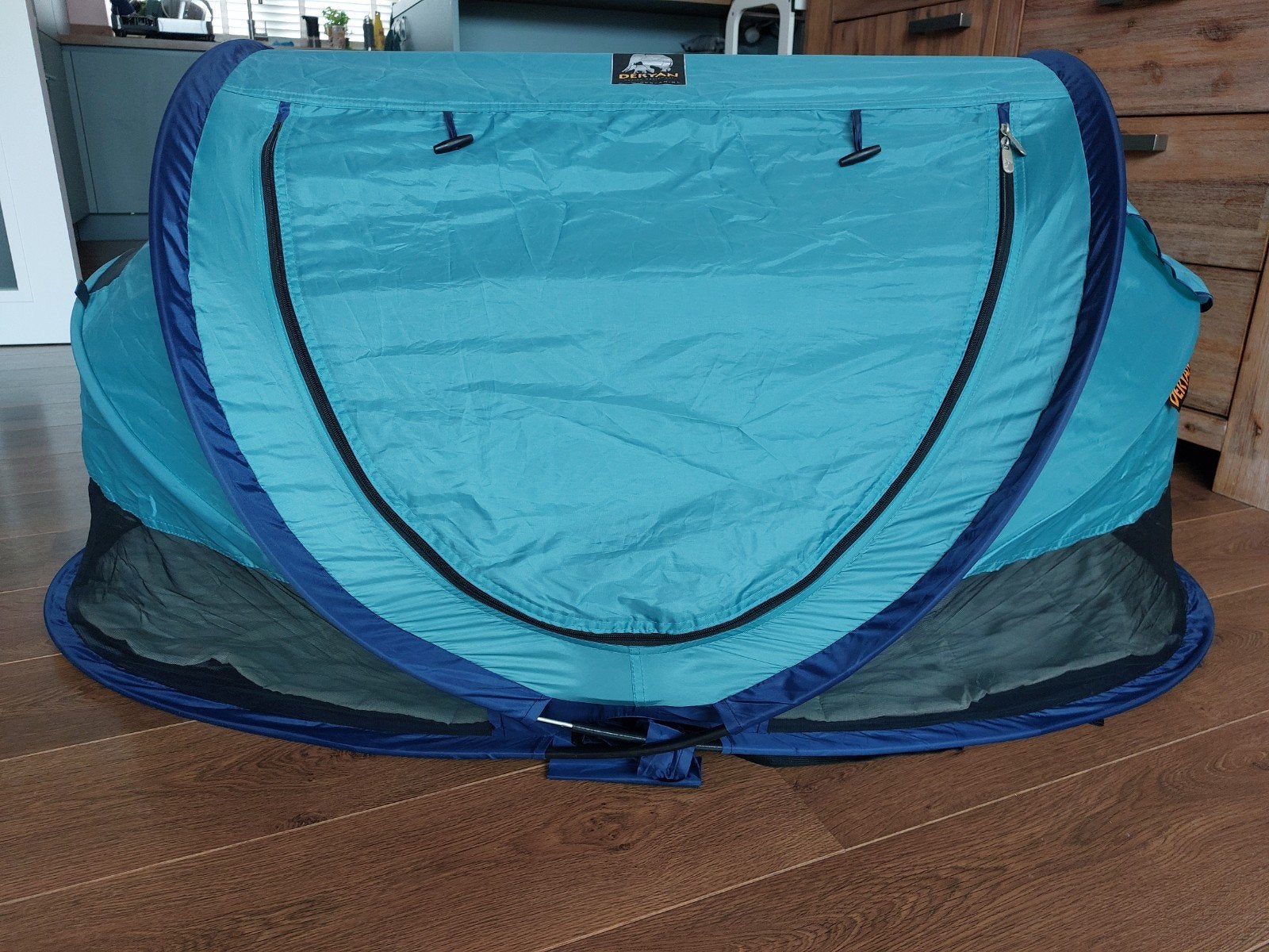 Deryan Travel cot deluxe met self inflatable matje, Ophalen of Verzenden, Zo goed als nieuw, Reisbedje