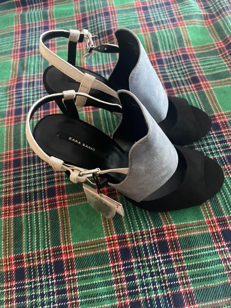 ZARA BASIC zwarte pumps maat 38 NIEUW, Kleding | Dames, Ophalen of Verzenden, Nieuw, Zwart