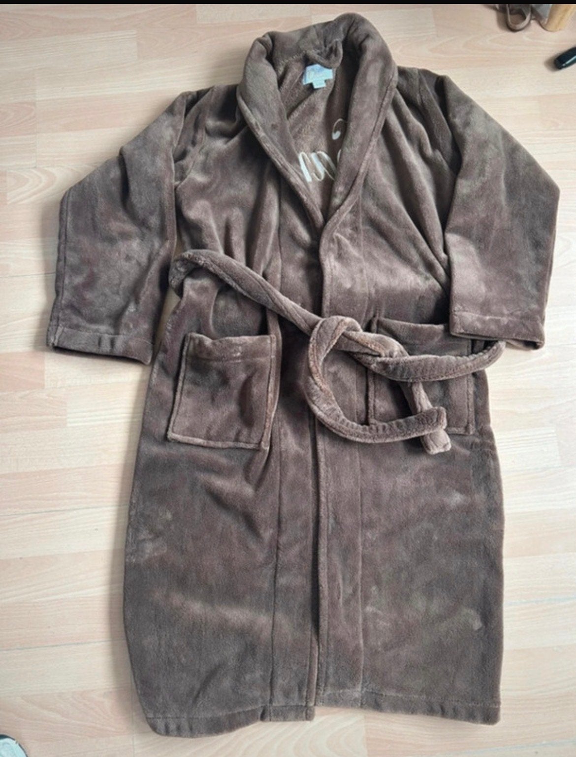 Bruine badjas met capuchon en naam 'Sanne', Kleding | Dames, Huispakken, Ophalen of Verzenden, Zo goed als nieuw, Maat 36 (S)