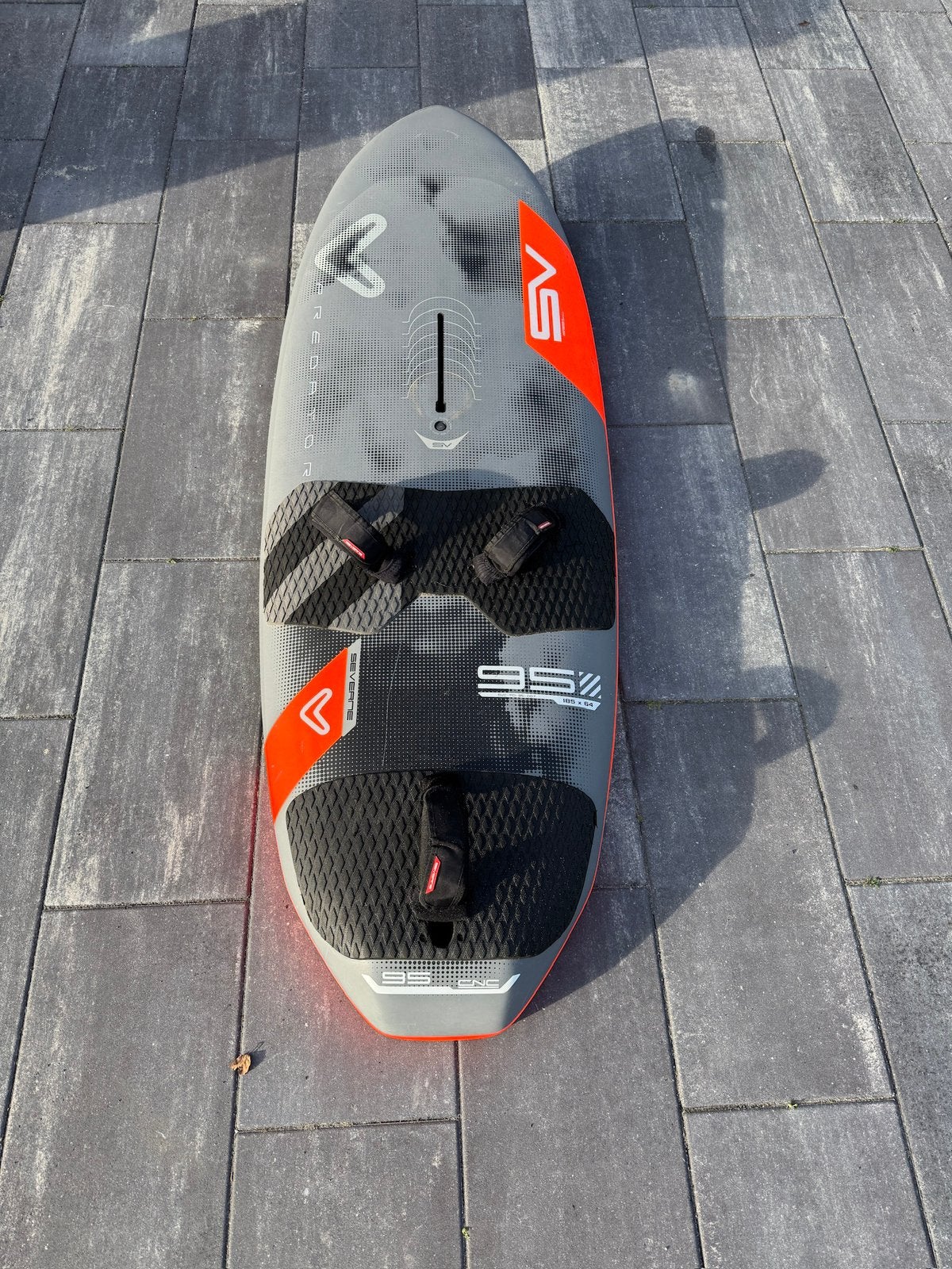Severne predator 95 liter foil board, Watersport en Boten, Windsurfen, Ophalen, Gebruikt, Minder dan 250 cm, Geschikt voor foilen