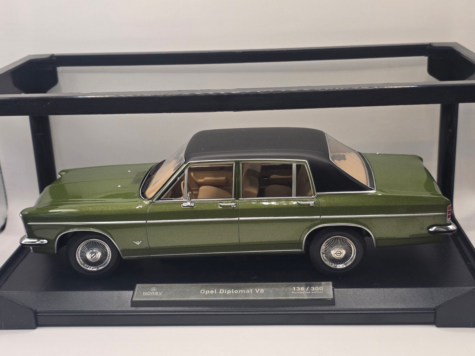 opel diplomat v8, Ophalen of Verzenden, Zo goed als nieuw, Norev