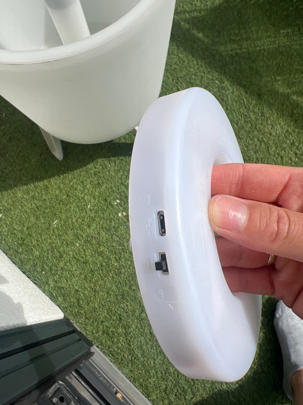 Keter bijzettafel koeler en LED-verlichting coolbox, Tuin en Terras, Ophalen, Gebruikt, Rond, Kunststof
