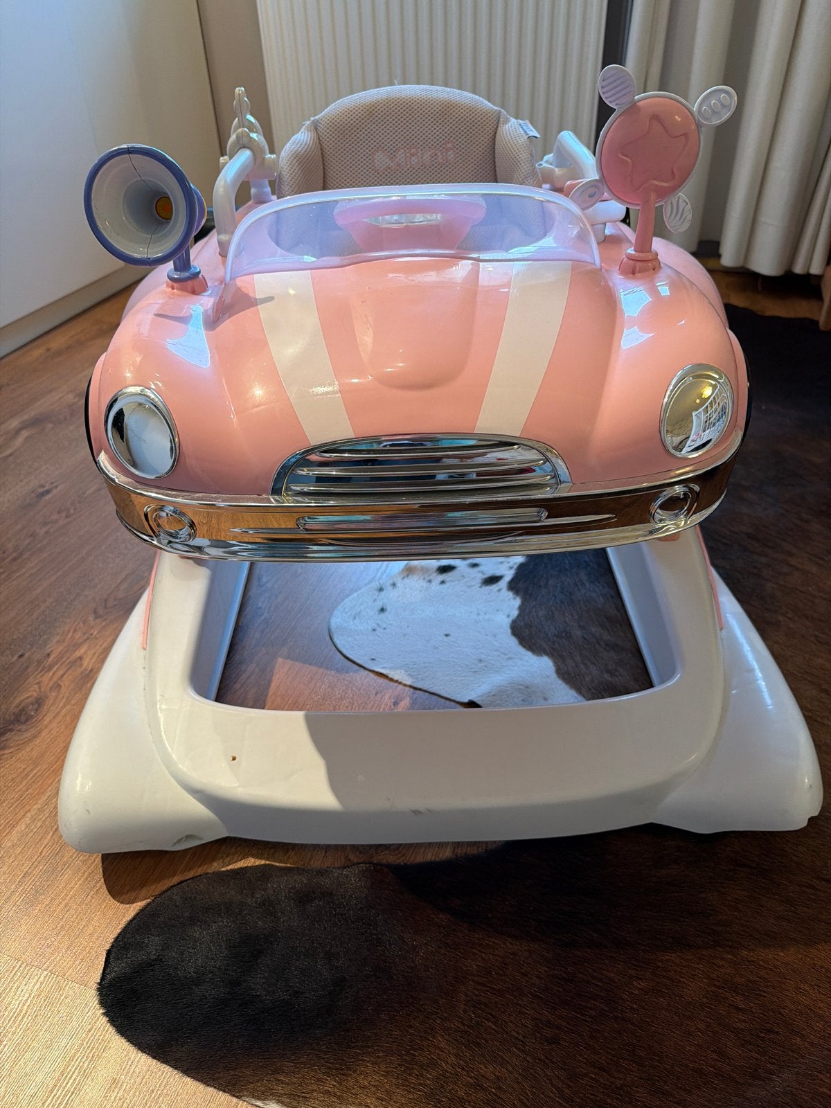Roze loopauto voor baby's en peuters - KEES by happybaby, Ophalen, Gebruikt, Auto, Met licht