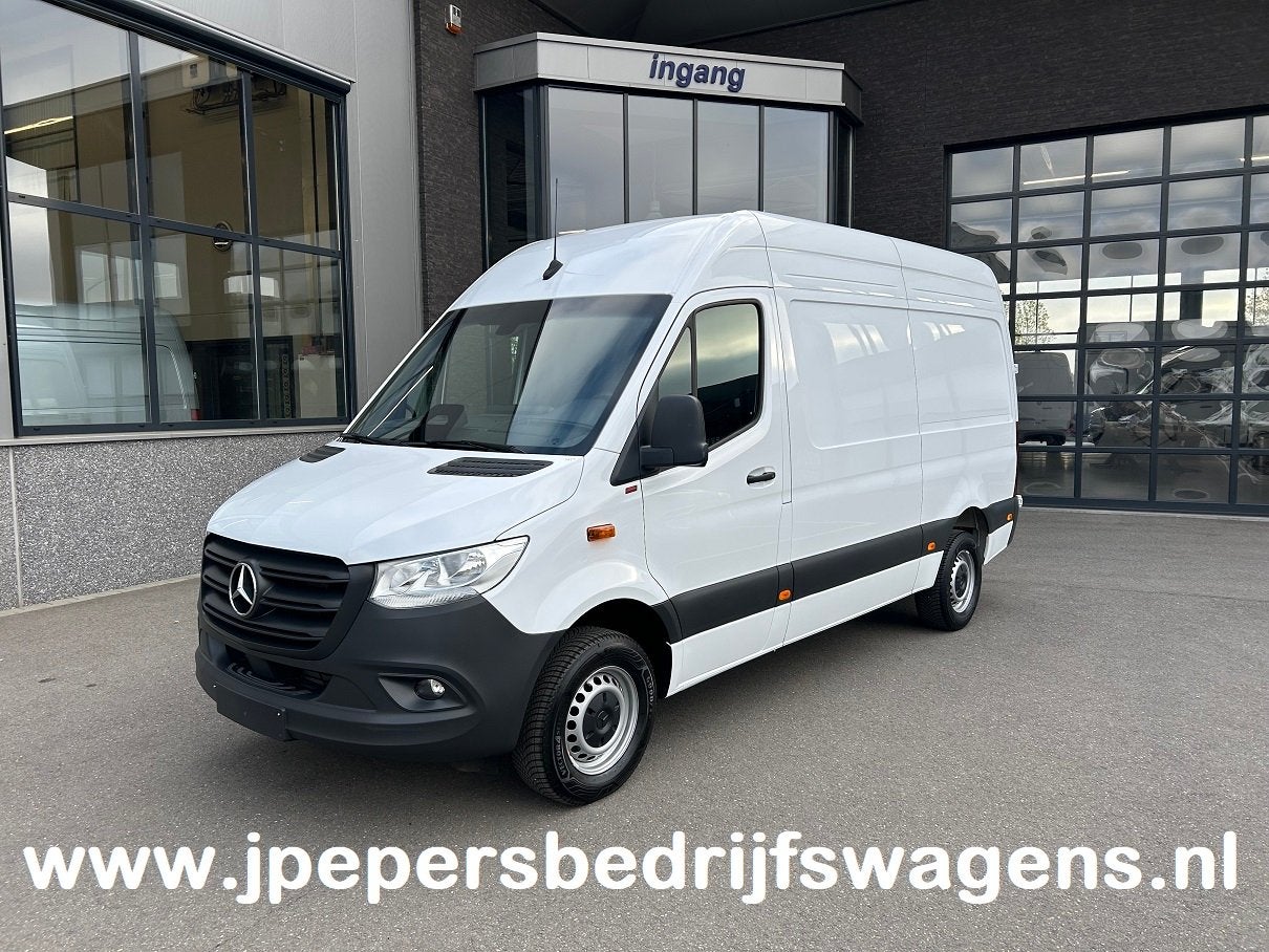 Mercedes-Benz Sprinter 317 CDI L2 H2 Pro Facelift / MBUX / N, Auto's, Automaat, Gebruikt, 4 cilinders, Wit
